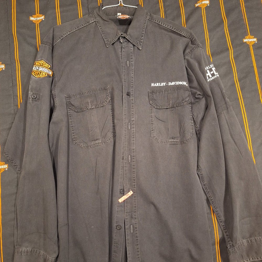 Mens Harley Davidson, size L, long sleeve, botton up shirt